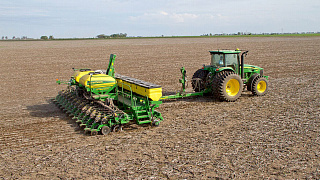 Ремонт пропашной сеялки John Deere 1745